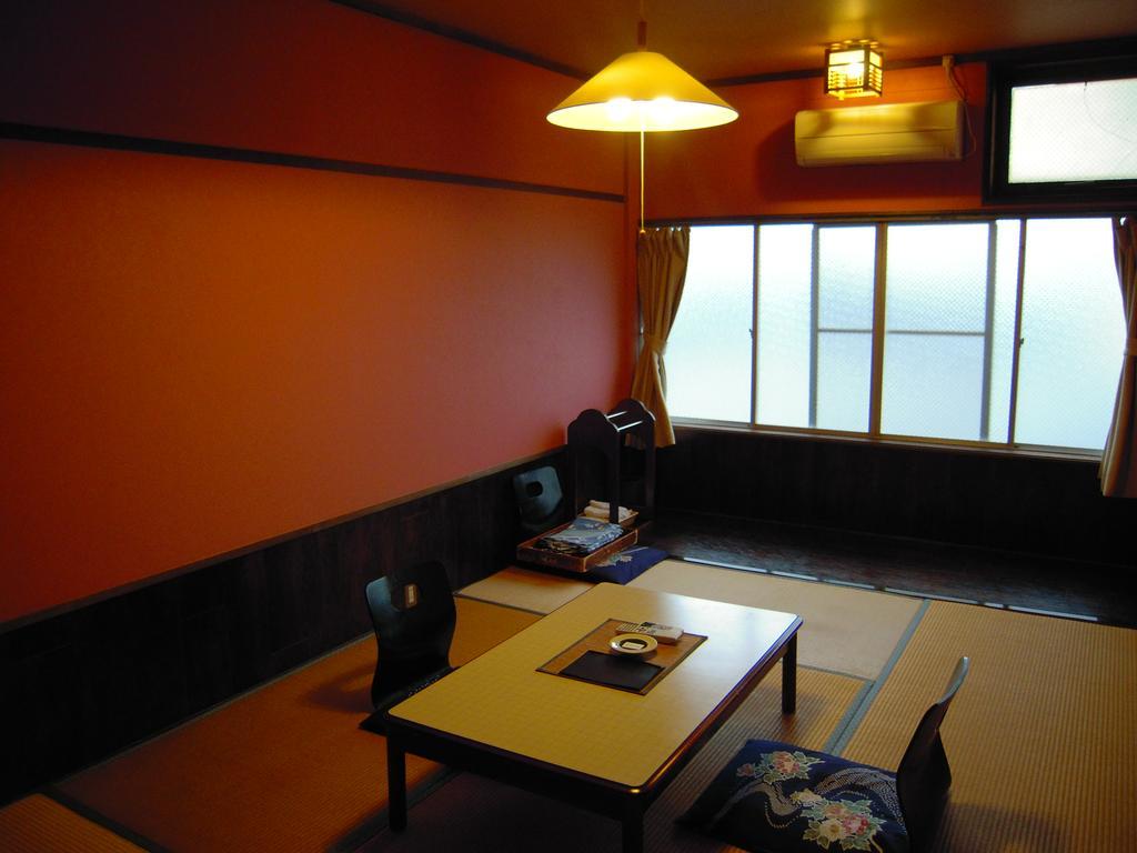 Ryokan Marue Honkan Hotell Hitoyoshi Exteriör bild